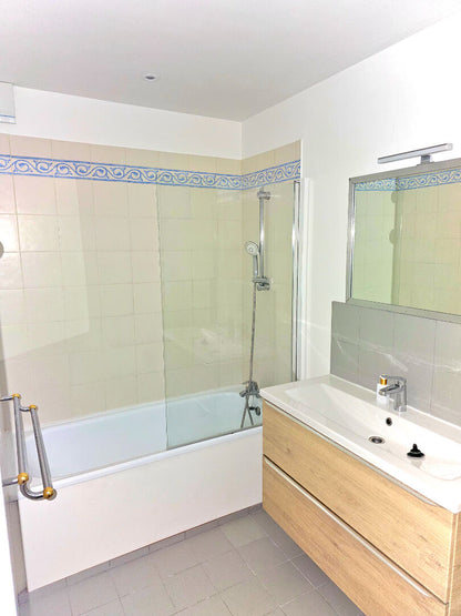 LOCATION APPARTEMENT VIDE- 65M² -  SQUARE RAPHAEL - PROCHE PARLY 2 WESTFIELD CENTRE COMMERCIALE  -1420 CC